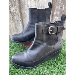 UGG Arleta Wedge Heel Chelsea Booties Waterproof Black Leather Women's 9.5